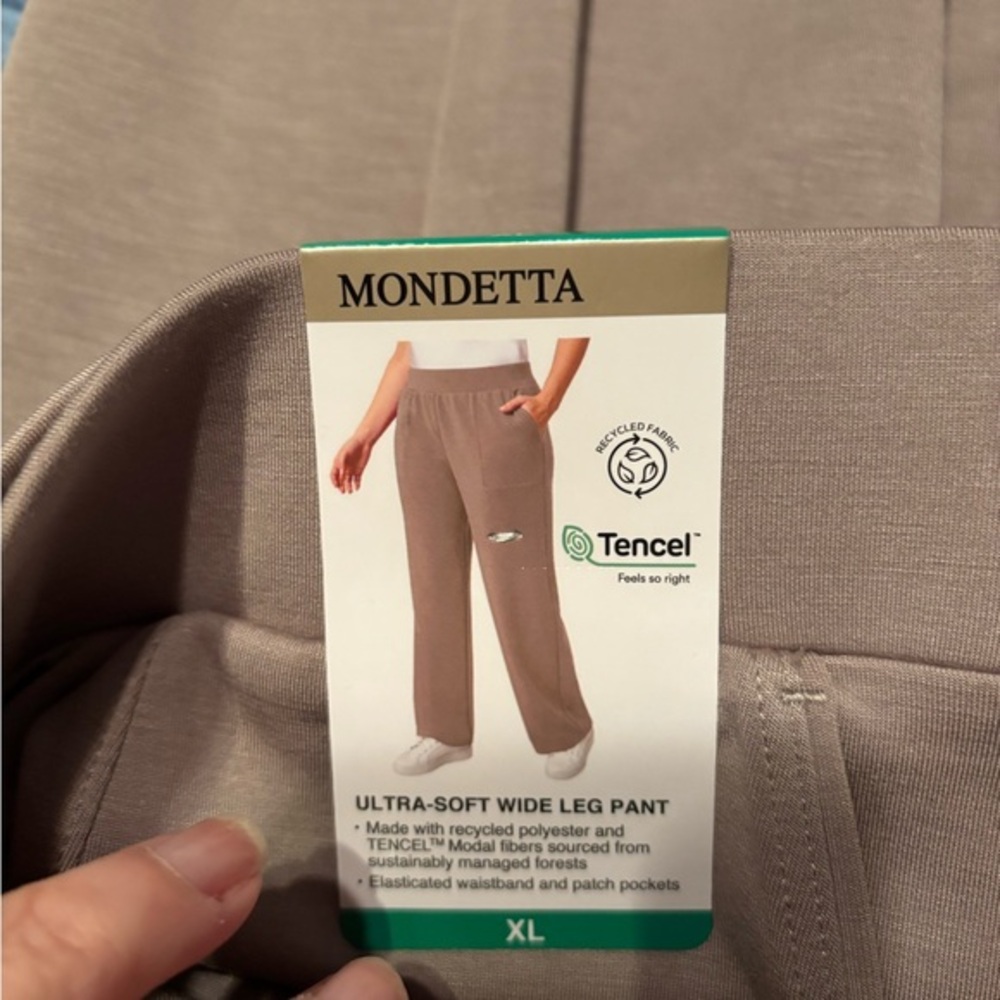 Mondetta Soft Wide Leg Pants in Beige